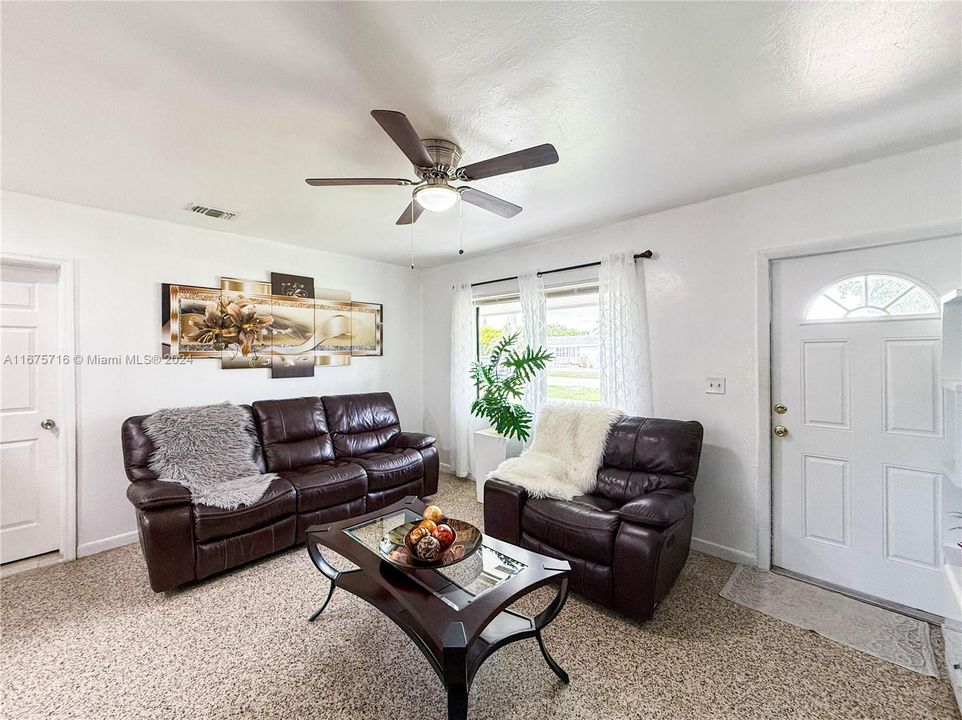 For Sale: $465,000 (4 beds, 2 baths, 750 Square Feet)