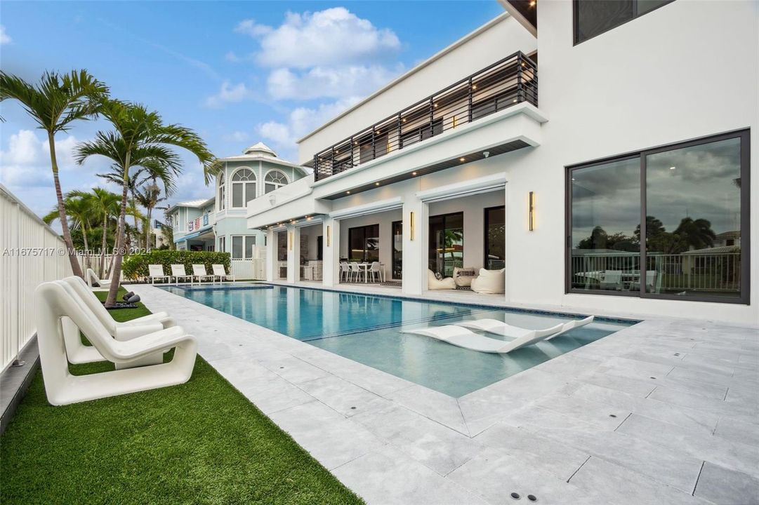 For Sale: $4,995,000 (5 beds, 5 baths, 4297 Square Feet)