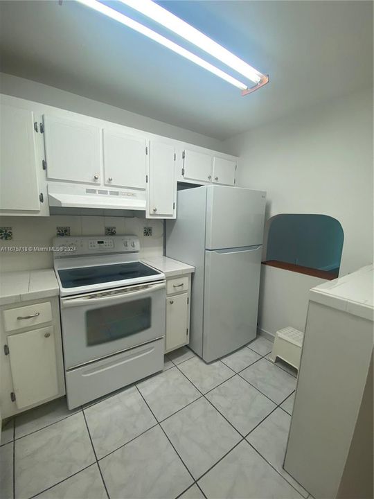 For Sale: $169,000 (2 beds, 2 baths, 850 Square Feet)