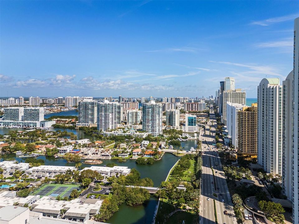 For Sale: $995,000 (2 beds, 2 baths, 1530 Square Feet)