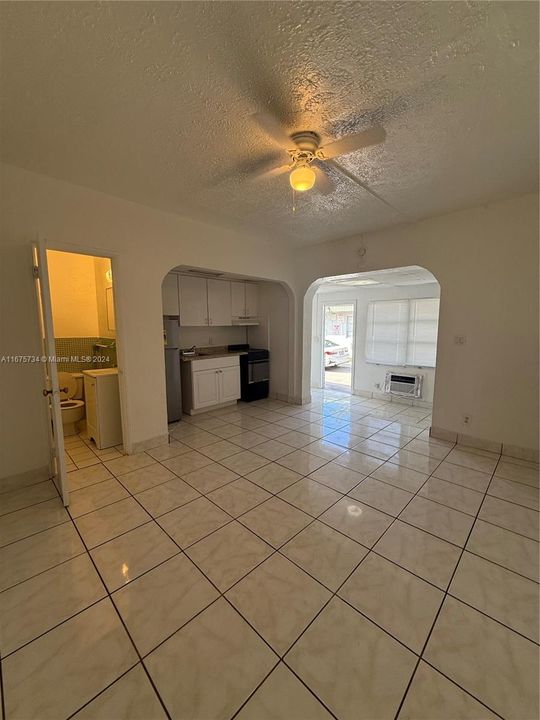 For Rent: $1,600 (0 beds, 1 baths, 5425 Square Feet)