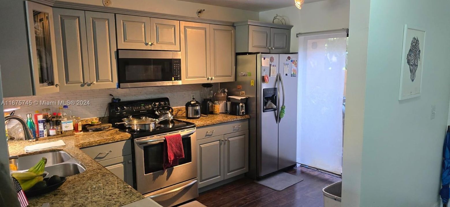 For Sale: $367,990 (2 beds, 2 baths, 1480 Square Feet)