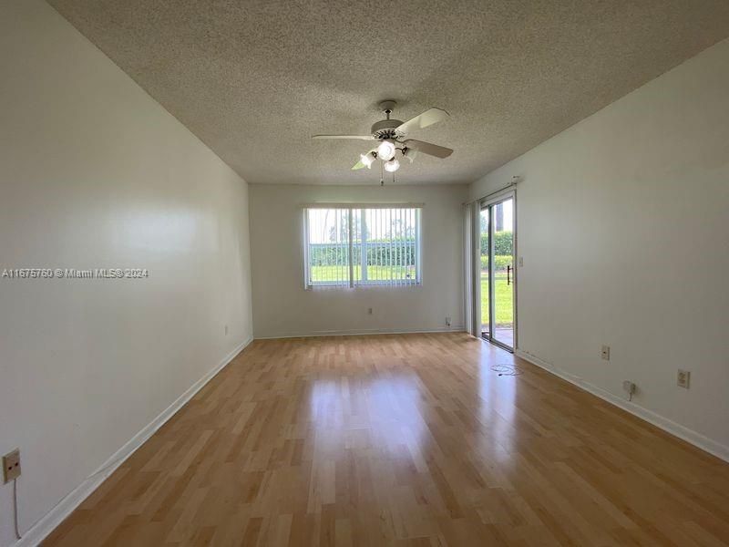 For Rent: $2,200 (2 beds, 2 baths, 1070 Square Feet)