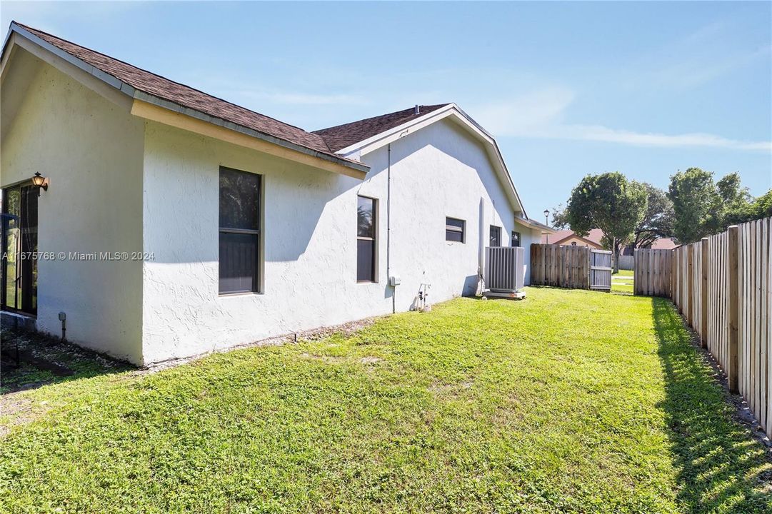 For Sale: $675,000 (3 beds, 2 baths, 1852 Square Feet)