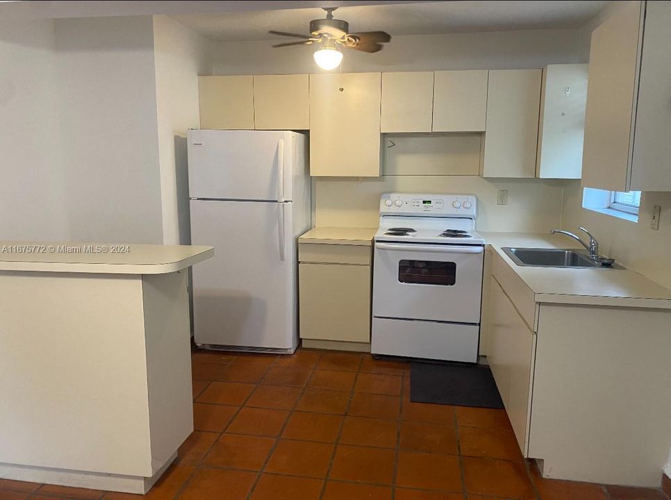 Active With Contract: $2,650 (2 beds, 1 baths, 3255 Square Feet)