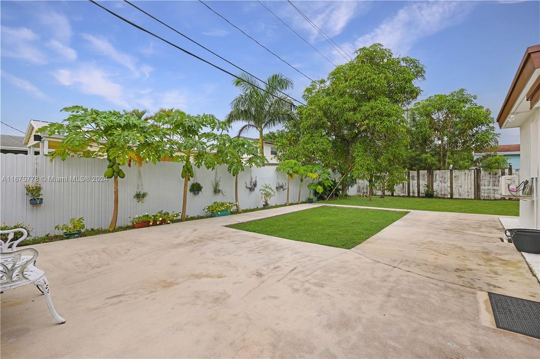 For Sale: $695,000 (4 beds, 3 baths, 2409 Square Feet)