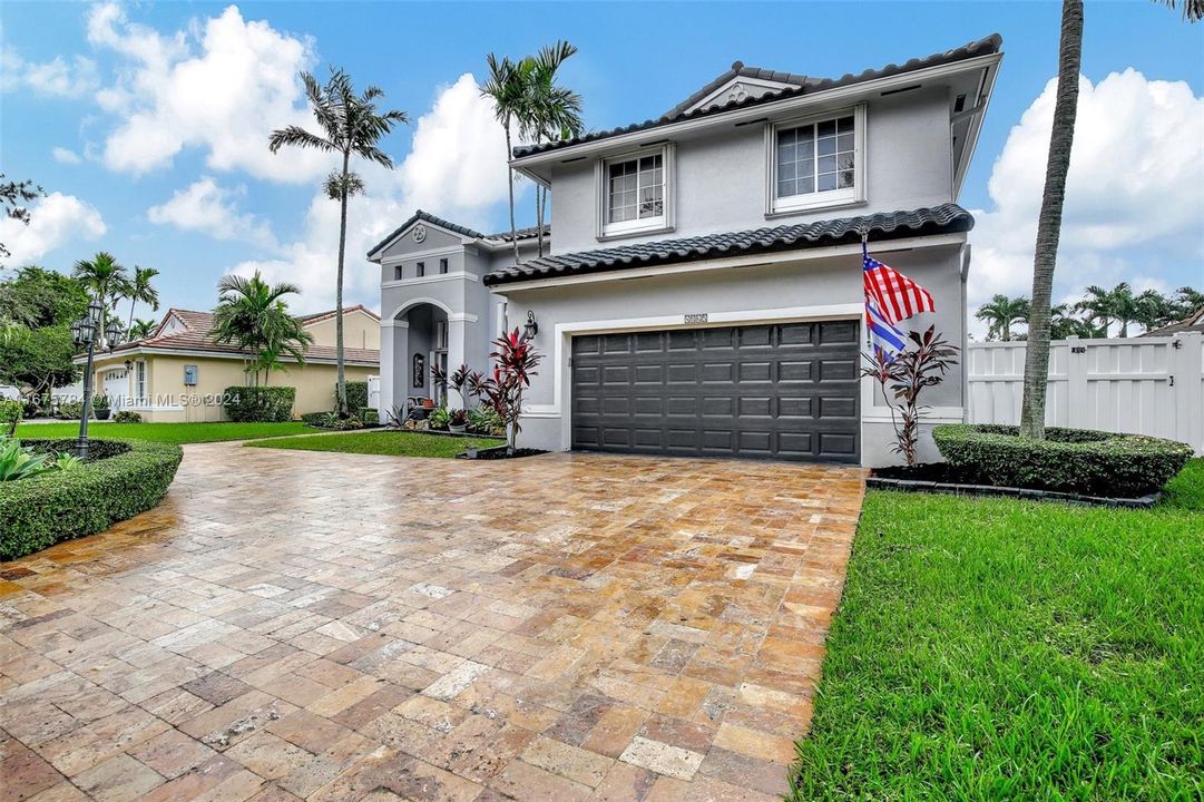 For Sale: $879,900 (4 beds, 3 baths, 2699 Square Feet)