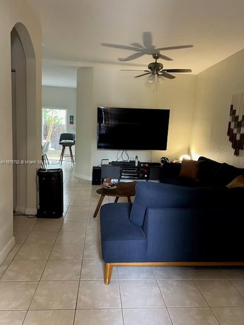 For Rent: $2,680 (3 beds, 2 baths, 1416 Square Feet)