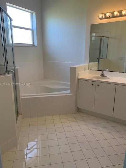 For Rent: $2,680 (3 beds, 2 baths, 1416 Square Feet)