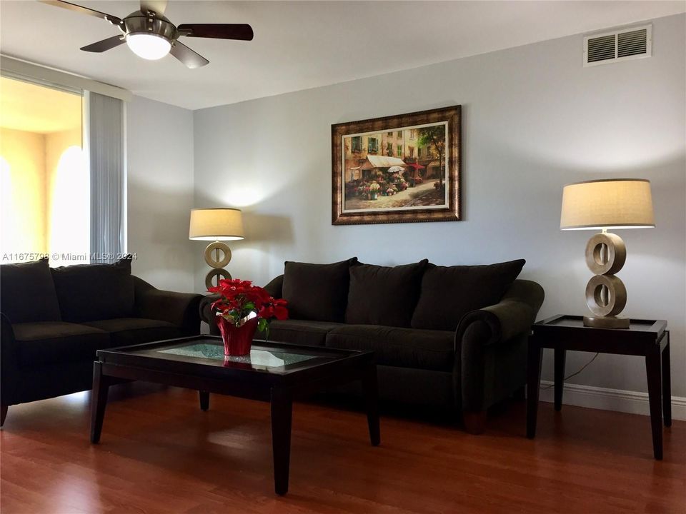 Recently Rented: $2,850 (2 beds, 2 baths, 1180 Square Feet)