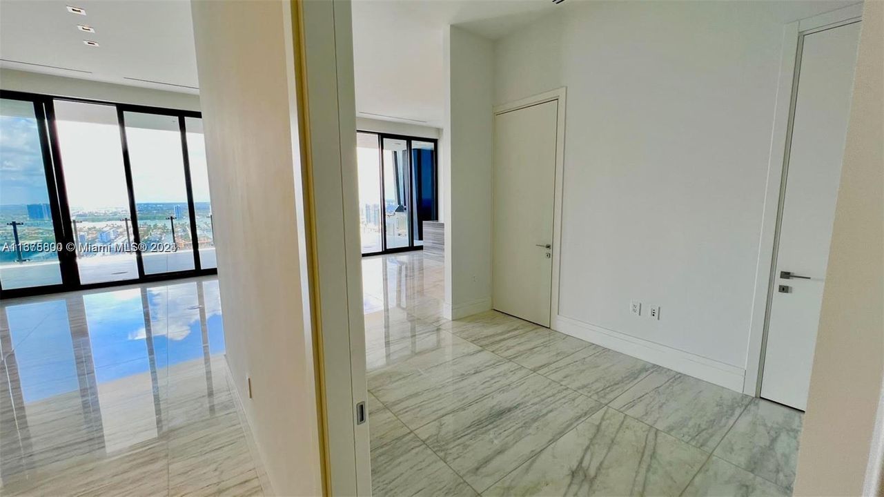 En Venta: $3,300,000 (2 camas, 2 baños, 2042 Pies cuadrados)