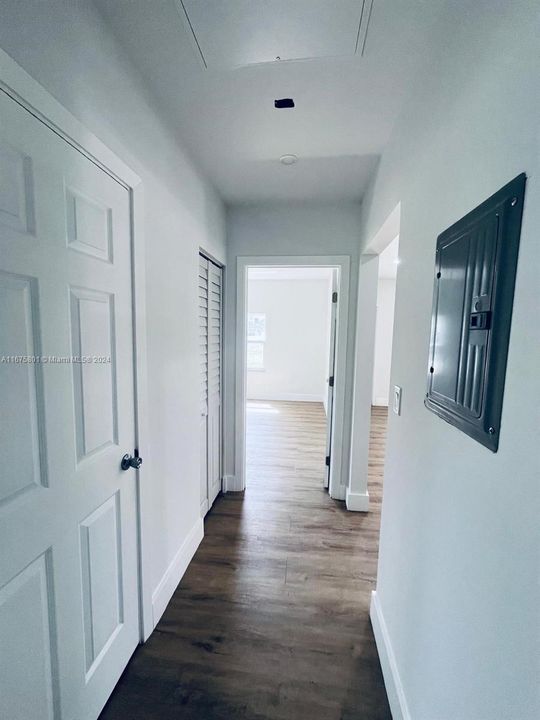 For Rent: $2,700 (2 beds, 1 baths, 1318 Square Feet)