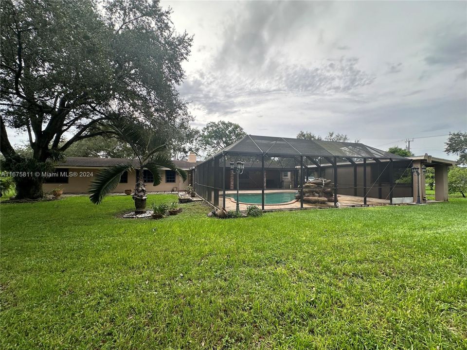 Active With Contract: $3,500 (2 beds, 2 baths, 2673 Square Feet)