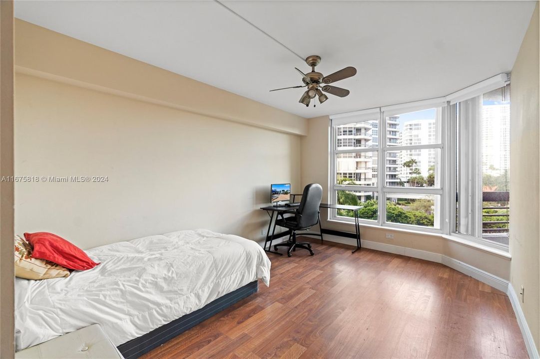 For Sale: $489,000 (2 beds, 2 baths, 1365 Square Feet)