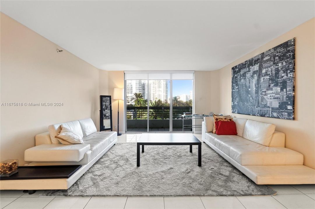 For Sale: $489,000 (2 beds, 2 baths, 1365 Square Feet)