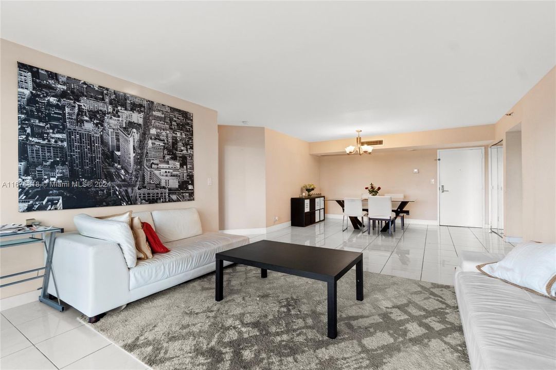 For Sale: $489,000 (2 beds, 2 baths, 1365 Square Feet)