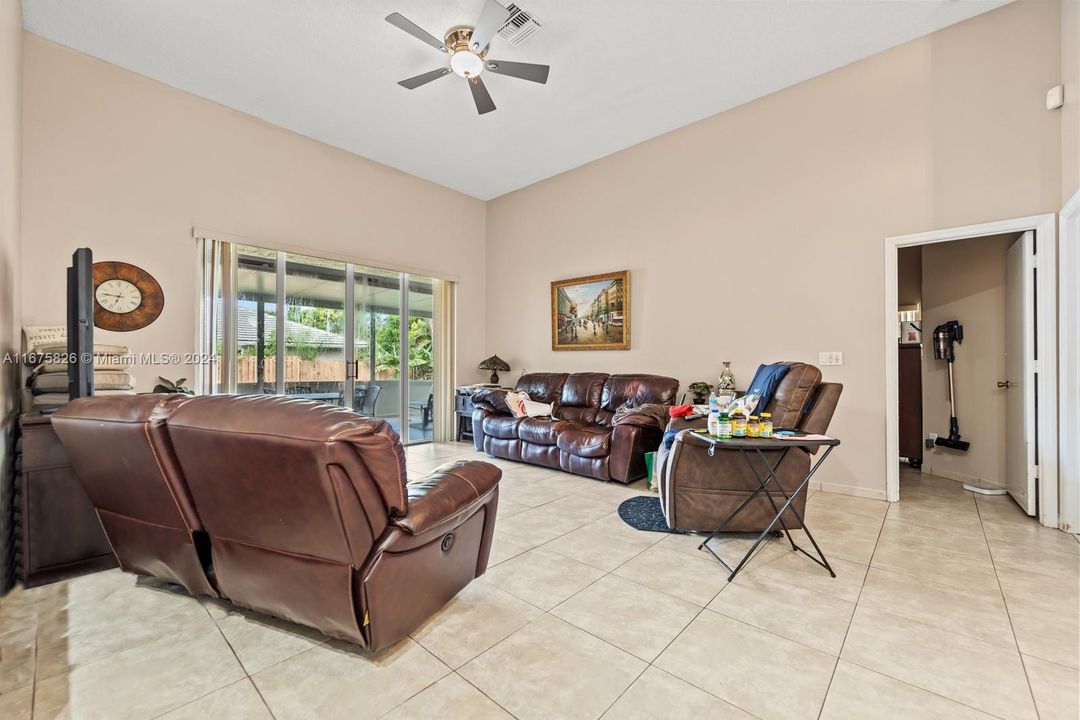 For Sale: $749,000 (4 beds, 2 baths, 2285 Square Feet)