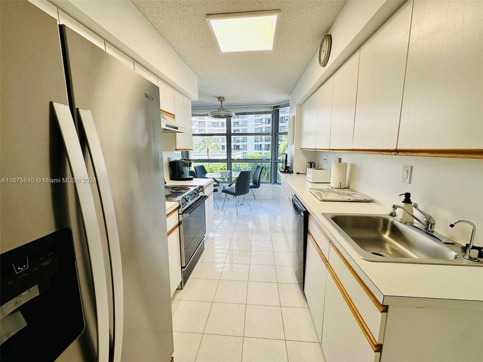 For Sale: $529,000 (2 beds, 2 baths, 1447 Square Feet)