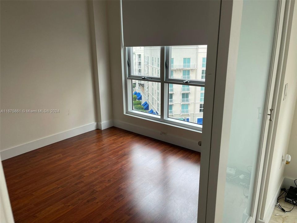 For Rent: $2,700 (1 beds, 1 baths, 845 Square Feet)