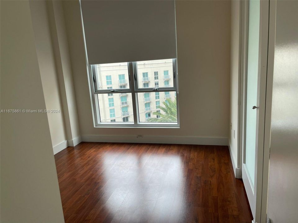 For Rent: $2,700 (1 beds, 1 baths, 845 Square Feet)