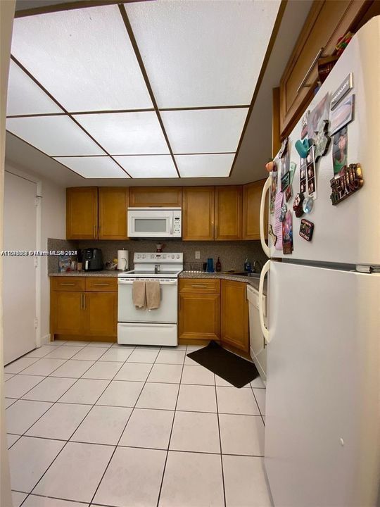 For Sale: $184,900 (1 beds, 1 baths, 1071 Square Feet)