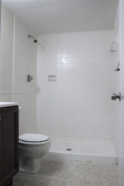 For Rent: $2,200 (2 beds, 2 baths, 932 Square Feet)