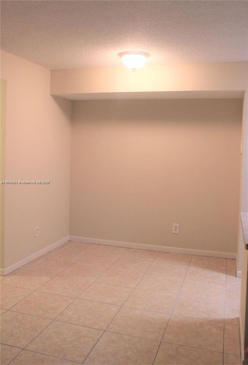 For Rent: $2,200 (2 beds, 2 baths, 932 Square Feet)