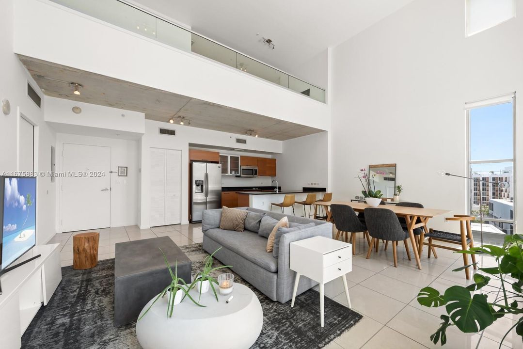 For Sale: $762,000 (1 beds, 1 baths, 1411 Square Feet)