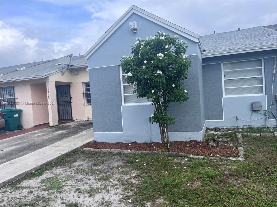 For Rent: $2,975 (3 beds, 2 baths, 1086 Square Feet)