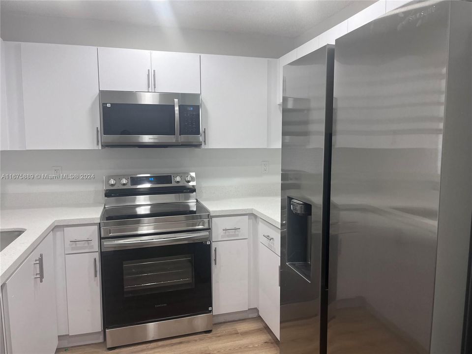 For Rent: $2,975 (3 beds, 2 baths, 1086 Square Feet)