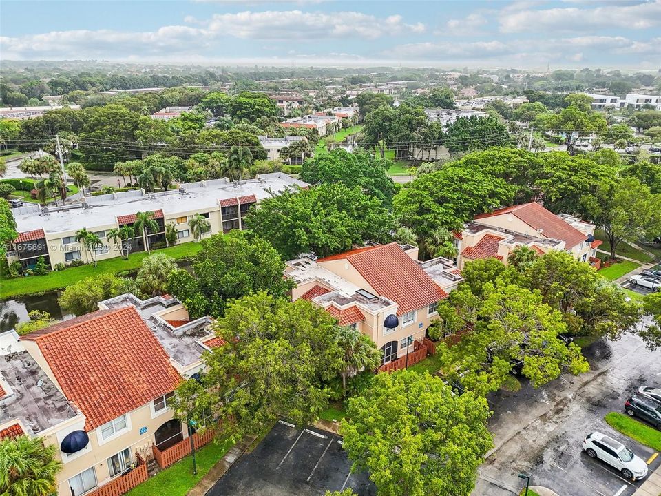 For Sale: $485,000 (3 beds, 2 baths, 1368 Square Feet)