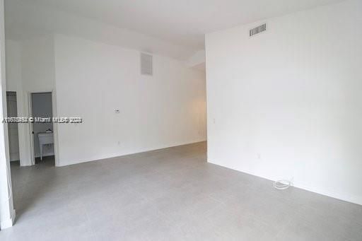 For Rent: $5,600 (3 beds, 2 baths, 1949 Square Feet)