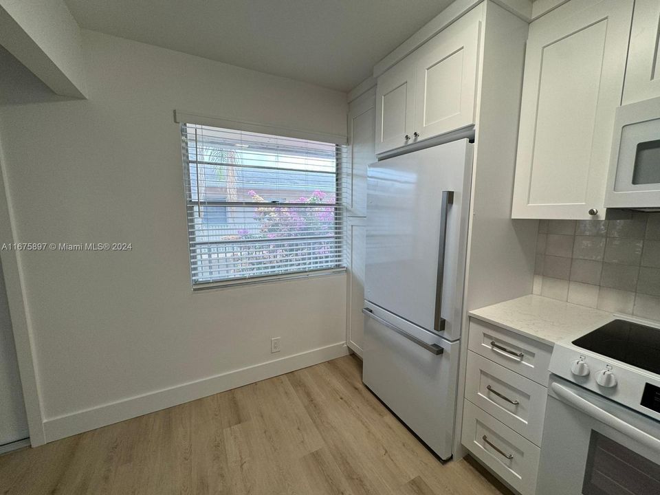 For Rent: $1,850 (1 beds, 1 baths, 465 Square Feet)