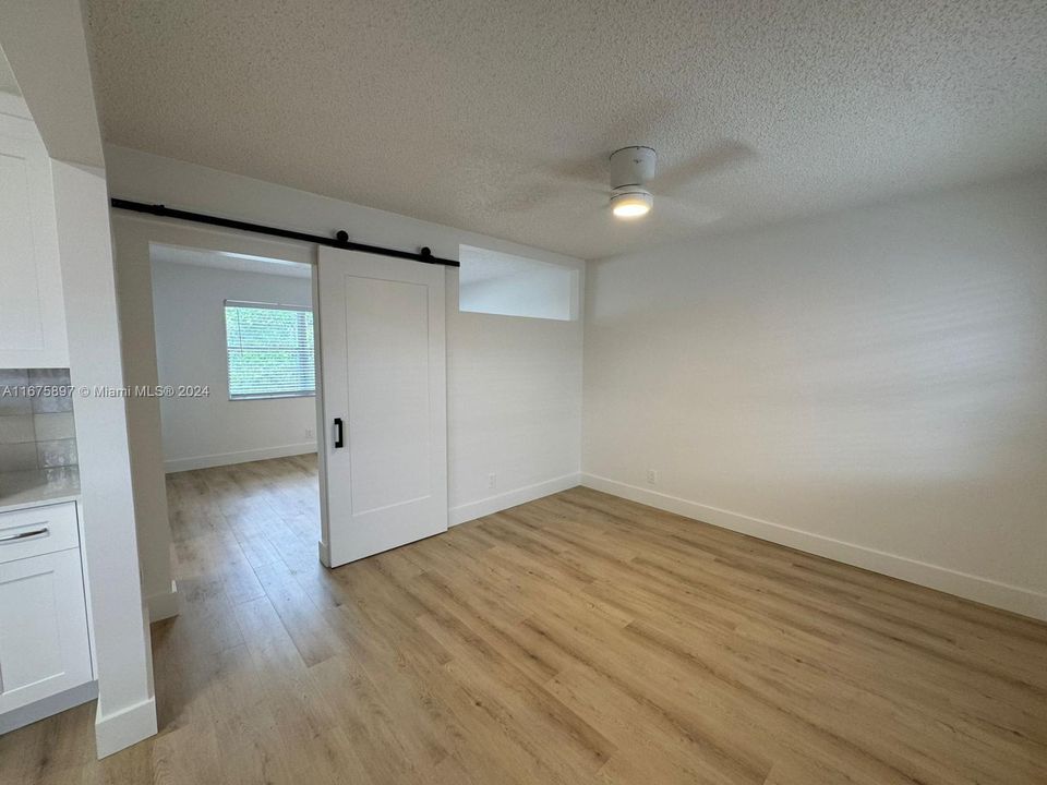 For Rent: $1,850 (1 beds, 1 baths, 465 Square Feet)