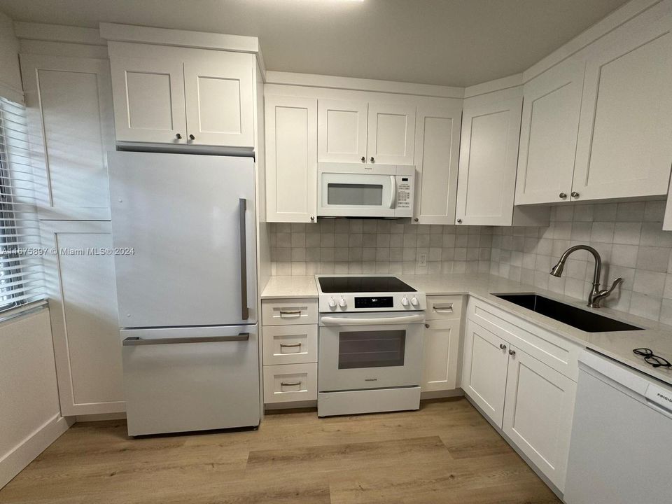 For Rent: $1,850 (1 beds, 1 baths, 465 Square Feet)