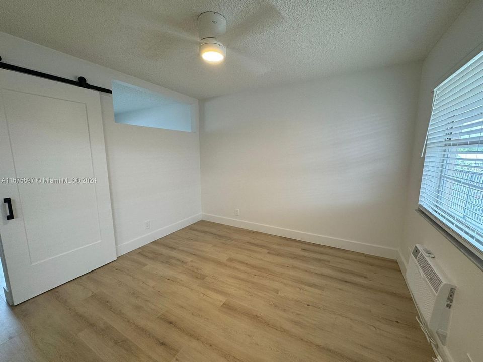 For Rent: $1,850 (1 beds, 1 baths, 465 Square Feet)