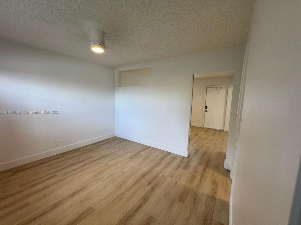 For Rent: $1,850 (1 beds, 1 baths, 465 Square Feet)