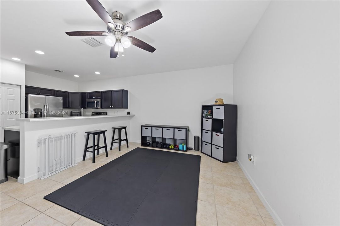 For Sale: $375,000 (3 beds, 2 baths, 1402 Square Feet)