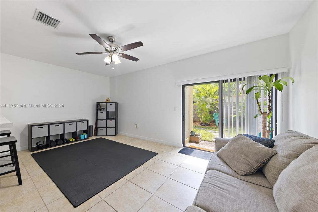 For Sale: $375,000 (3 beds, 2 baths, 1402 Square Feet)