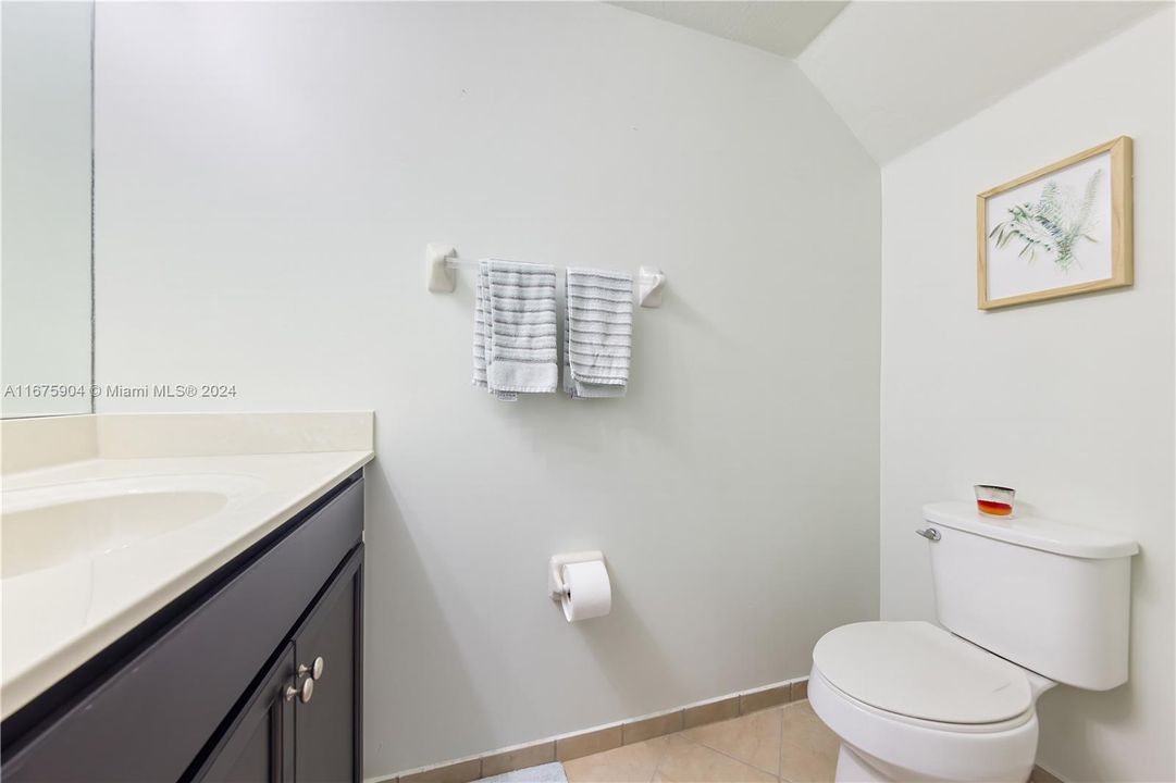 For Sale: $375,000 (3 beds, 2 baths, 1402 Square Feet)