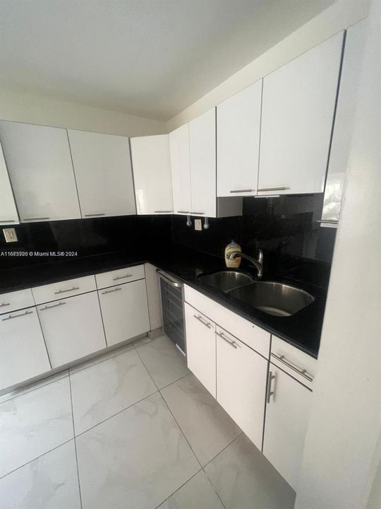 En Venta: $260,000 (2 camas, 1 baños, 940 Pies cuadrados)