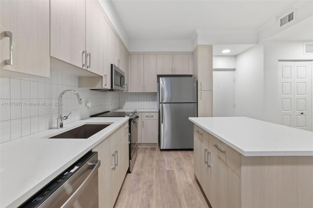 For Rent: $2,609 (2 beds, 2 baths, 1117 Square Feet)