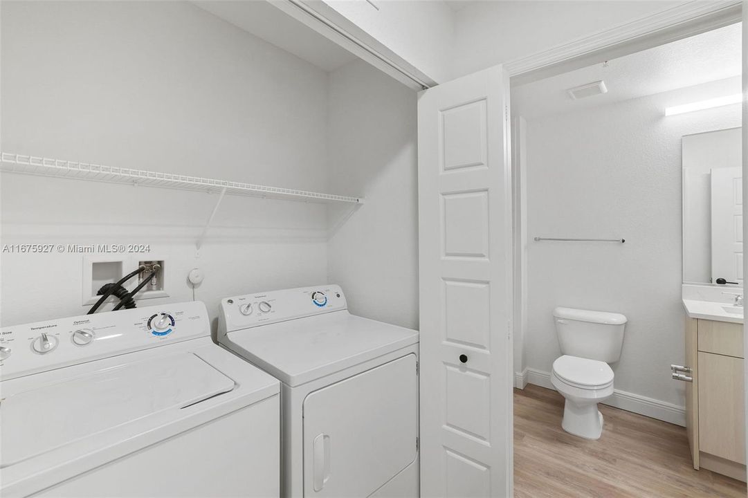 For Rent: $2,609 (2 beds, 2 baths, 1117 Square Feet)