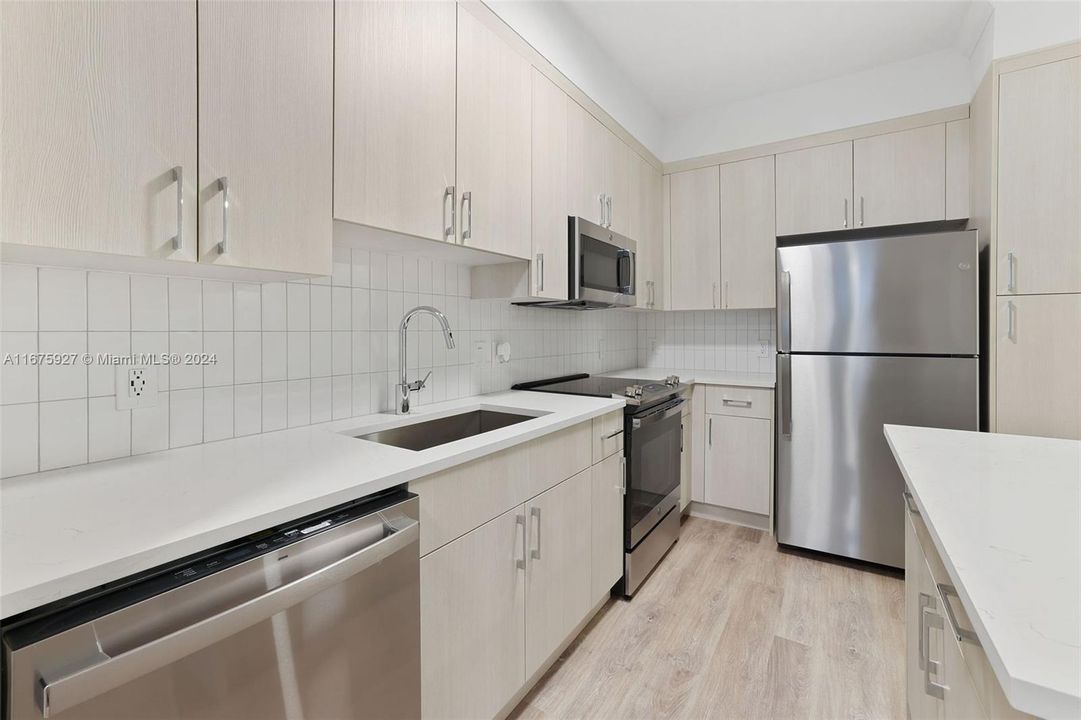 For Rent: $2,609 (2 beds, 2 baths, 1117 Square Feet)