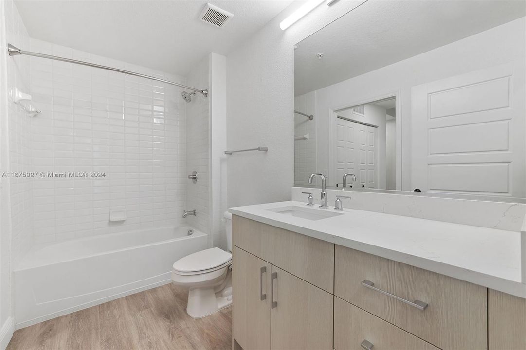 For Rent: $2,609 (2 beds, 2 baths, 1117 Square Feet)