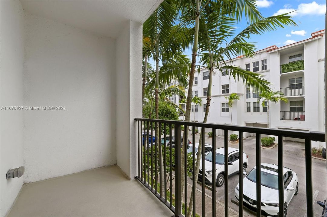 For Rent: $2,609 (2 beds, 2 baths, 1117 Square Feet)