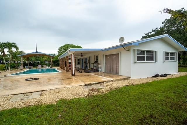 For Sale: $1,800,000 (3 beds, 3 baths, 1721 Square Feet)