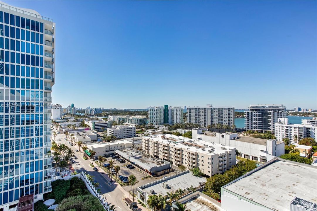 For Sale: $2,295,000 (3 beds, 3 baths, 2096 Square Feet)