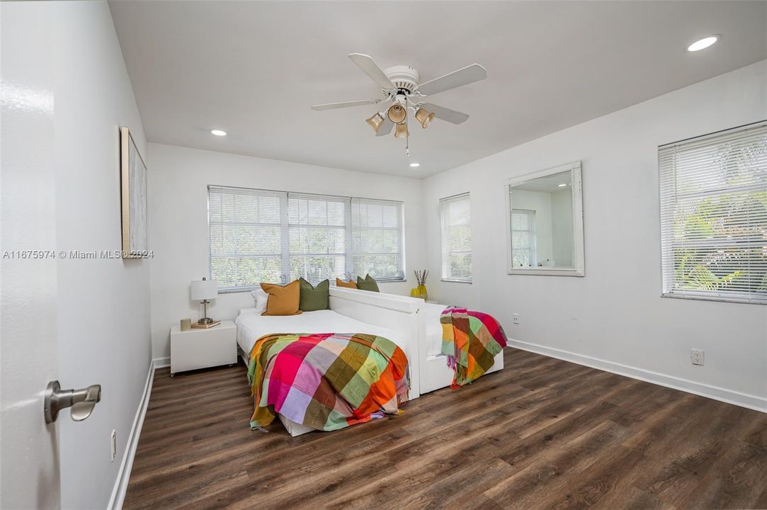 Active With Contract: $3,450 (4 beds, 2 baths, 1850 Square Feet)