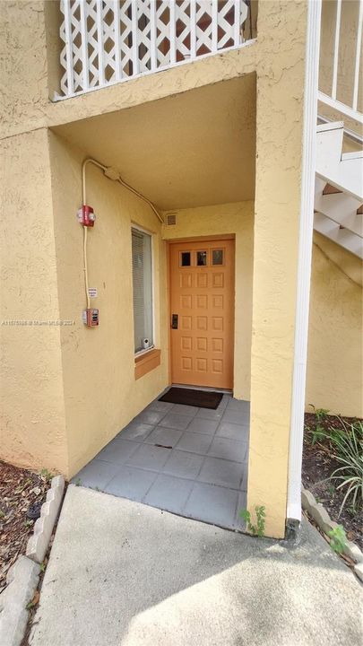 For Sale: $244,900 (2 beds, 2 baths, 1044 Square Feet)